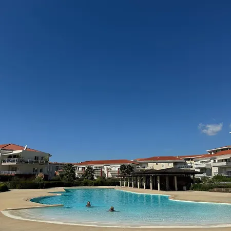Apartment Near The And Pool *