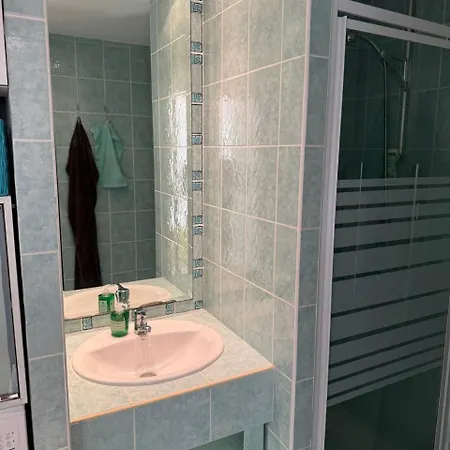 Apartment Near The And Pool